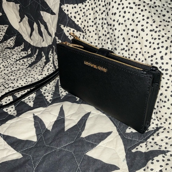 NWT Michael Kors • Double-Zip Saffiano Leather Smartphone Wristlet Wallet(black) - Picture 5 of 6